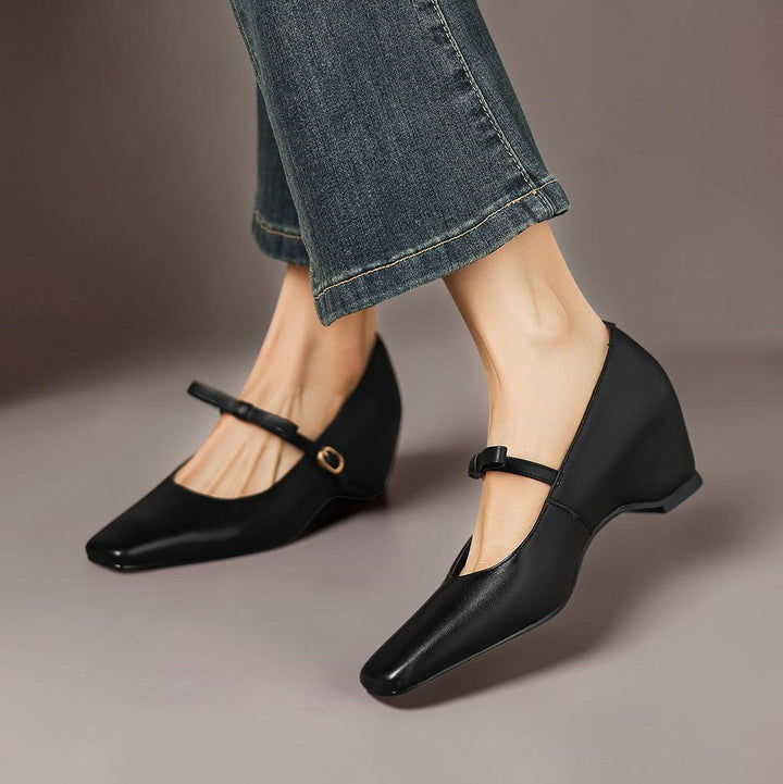 Cecily Mary Jane Pumps